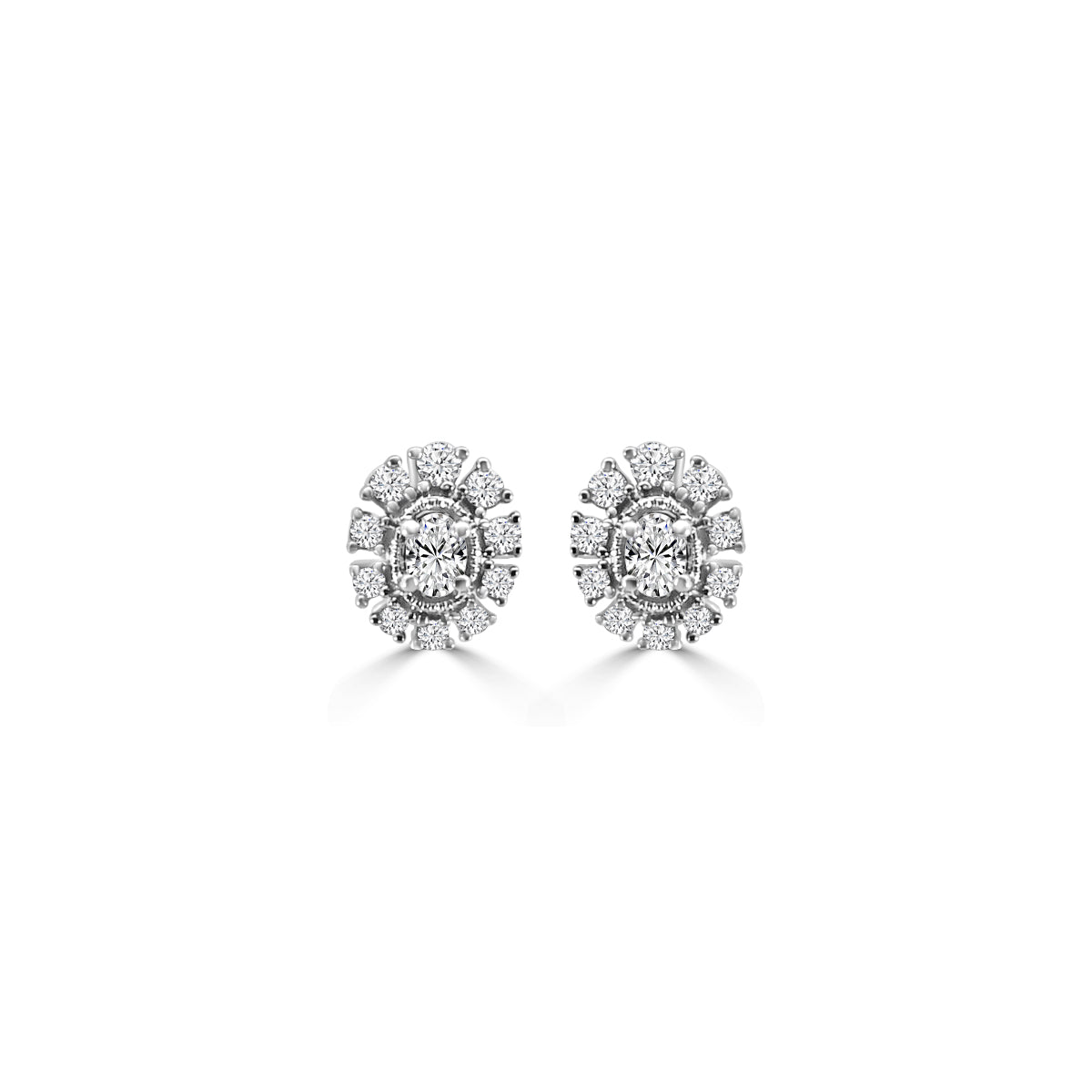 0.50 Ctw Diamond Oval Flower Earring